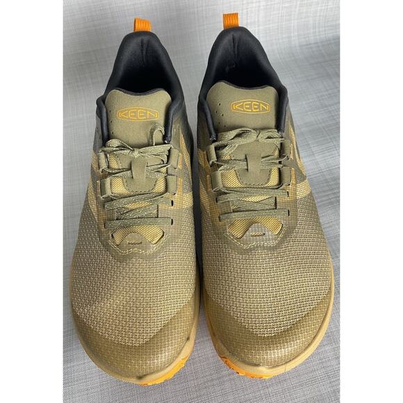 Athletic_Shoes